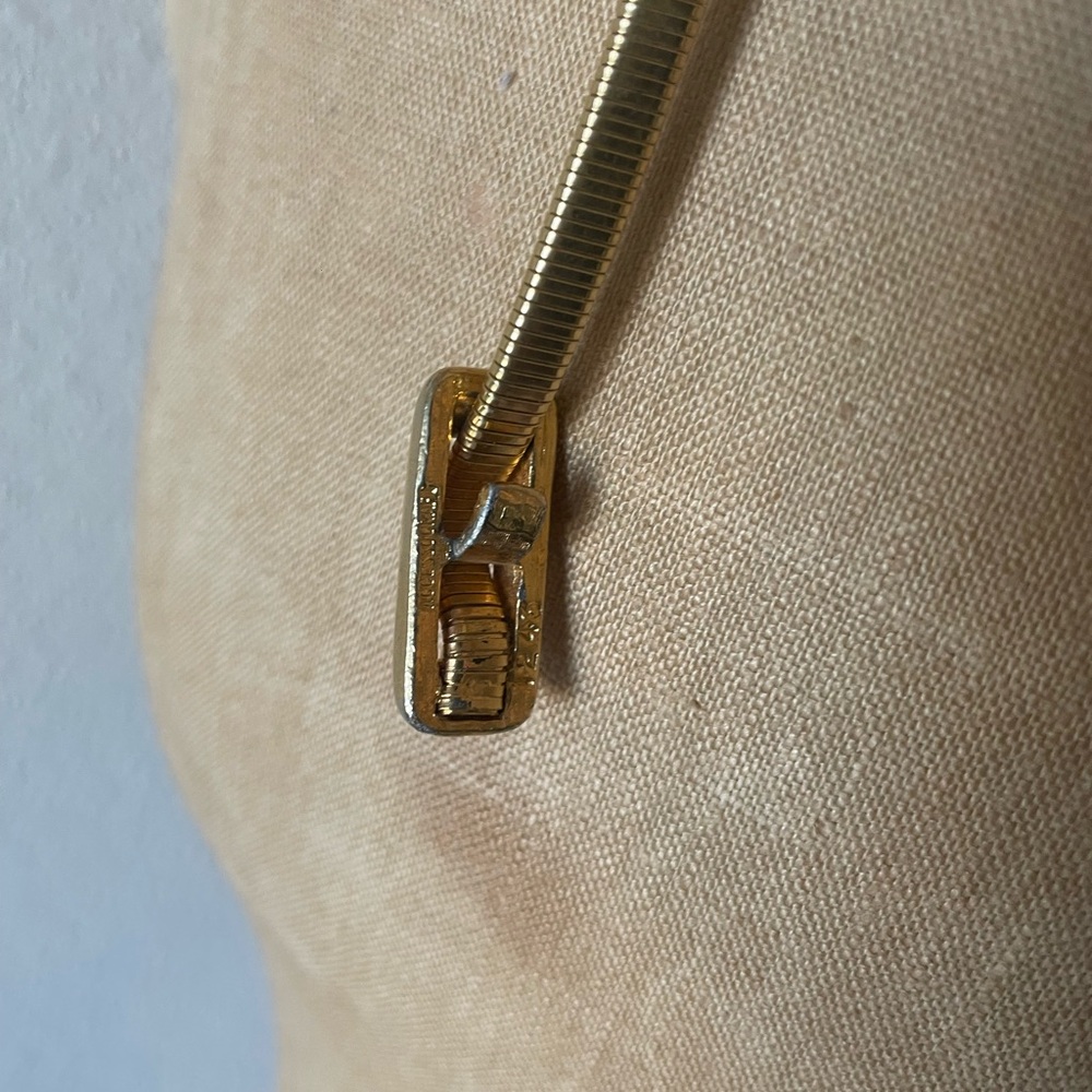 Elegant Gold Women's Belt - Picture 9 of 9
